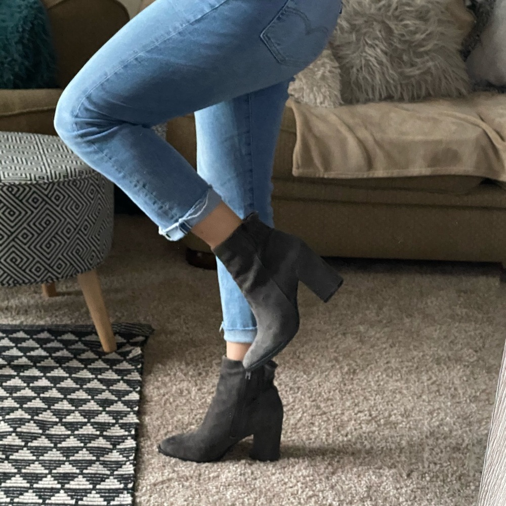 Suede Leather Booties Grey